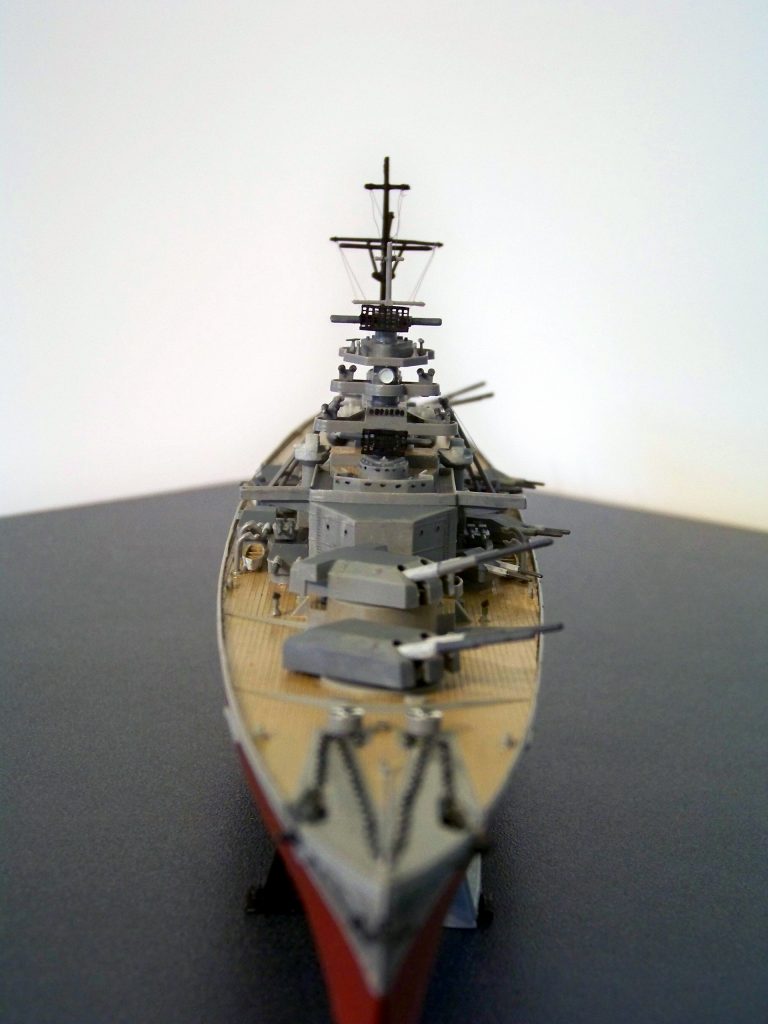 Revell WW2 German Battleship Bismarck 1/570 scale